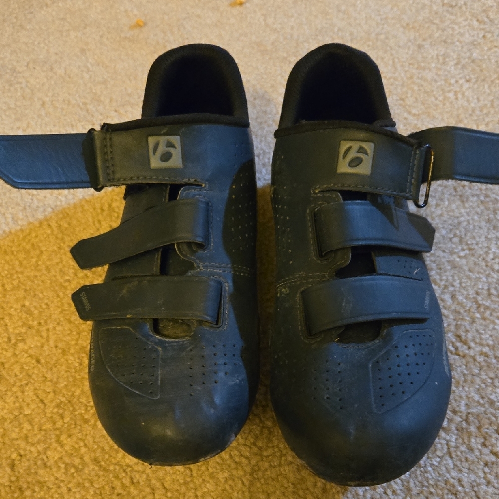 FREE W ANY PURCHASE!Bontrager Starvos Cycling Shoes.